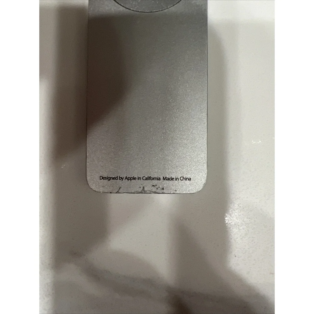 Apple REMOTE CONTROL Unknown Model Apple TV? Gen ? MacBook Pro Air